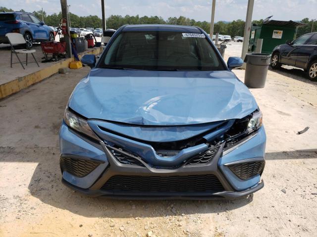 4T1G11AK1PU099623 - 2023 TOYOTA CAMRY SE NIGHT SHADE BLUE photo 5
