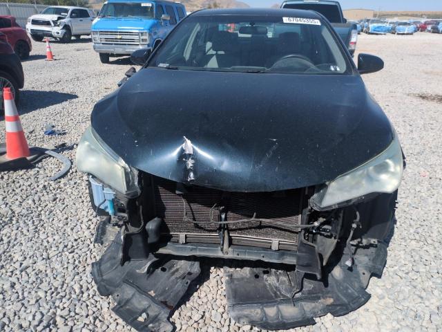 4T4BF1FKXFR447976 - 2015 TOYOTA CAMRY LE BLUE photo 5