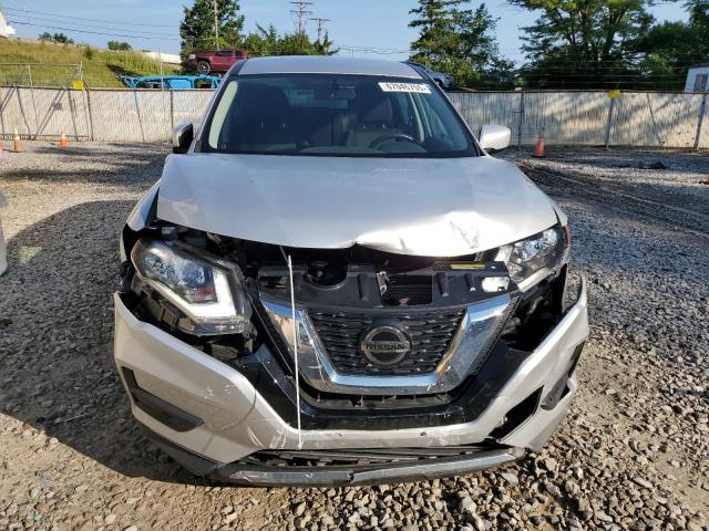 KNMAT2MV1JP506099 - 2018 NISSAN ROGUE S SILVER photo 5