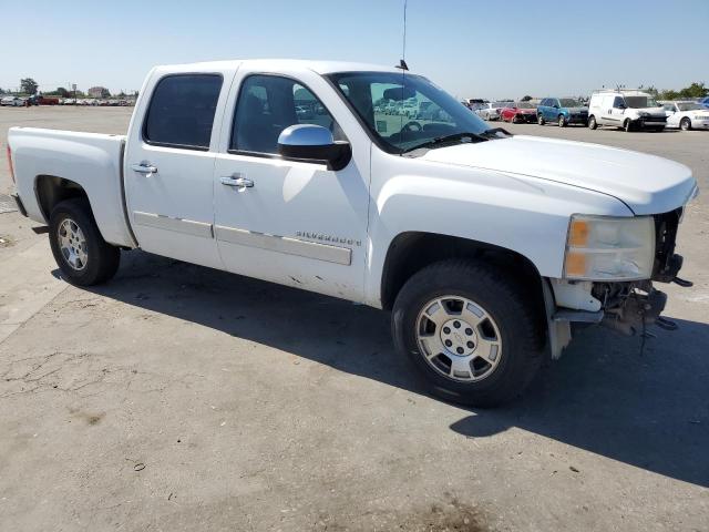 3GCEC13JX7G557429 - 2007 CHEVROLET SILVERADO C1500 CREW CAB WHITE photo 4