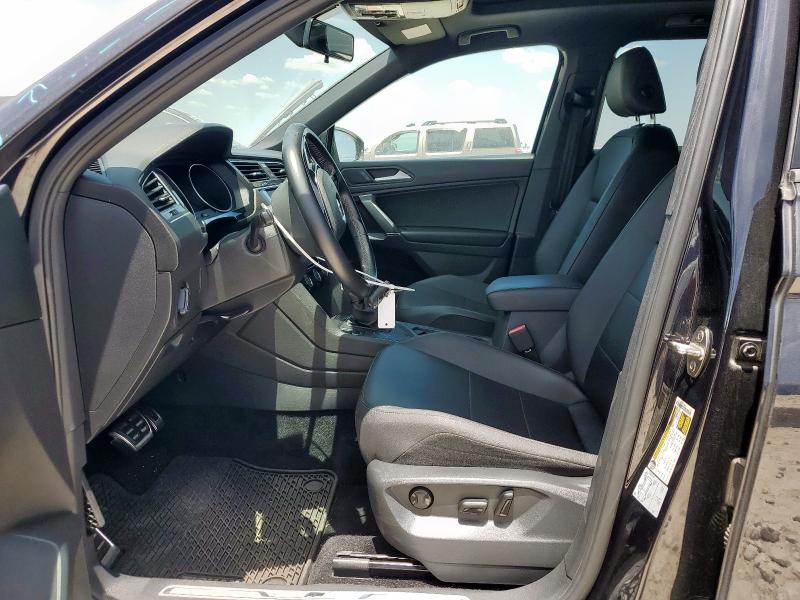 3VV3B7AX1LM123269 - 2020 VOLKSWAGEN TIGUAN SE 黑色 照片 7