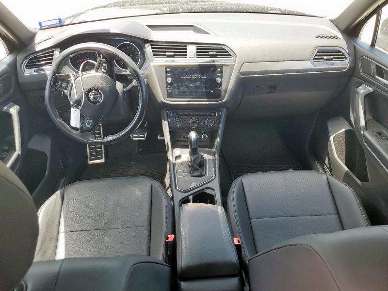 3VV3B7AX1LM123269 - 2020 VOLKSWAGEN TIGUAN SE 黑色 照片 8