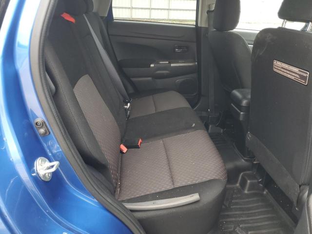 JA4AP3AU3JU024624 - 2018 MITSUBISHI OUTLANDER ES ლურჯი ფოტო 10