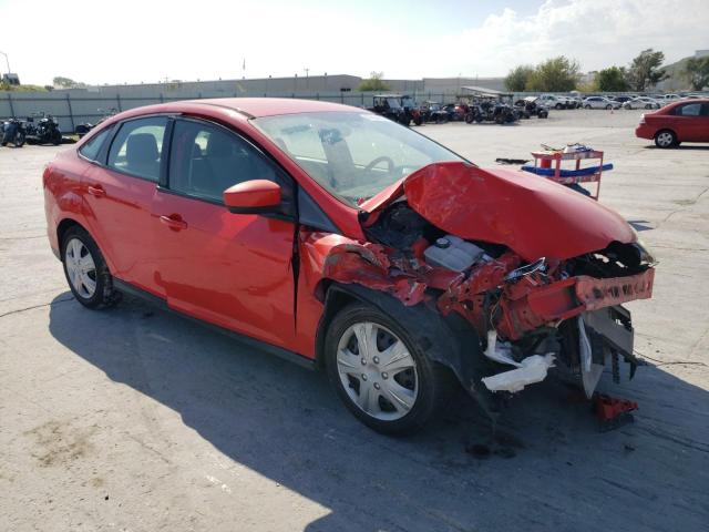 1FAHP3F22CL347377 - 2012 FORD FOCUS SE RED photo 4