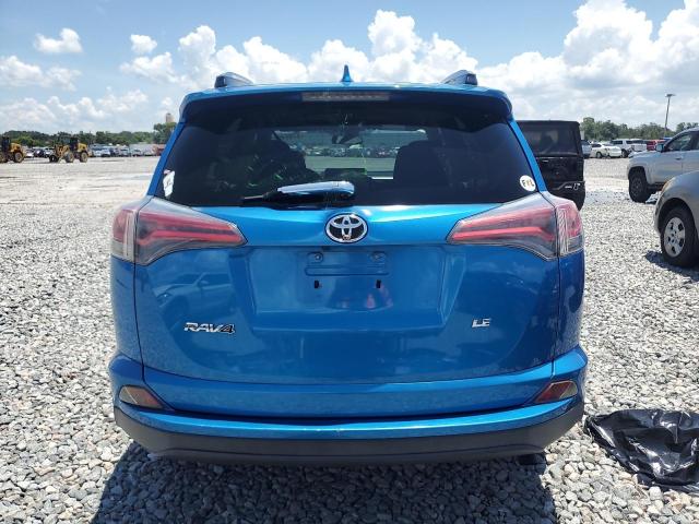 JTMZFREV8JJ734623 - 2018 TOYOTA RAV4 LE Կապույտ լուսանկար 6
