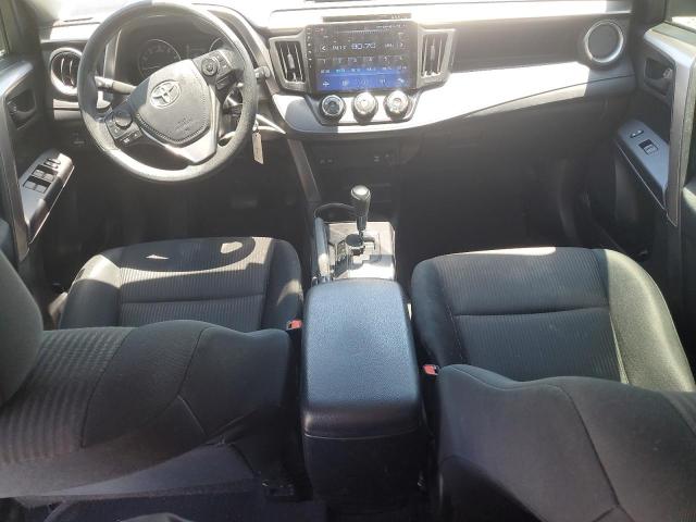 JTMZFREV8JJ734623 - 2018 TOYOTA RAV4 LE Կապույտ լուսանկար 8