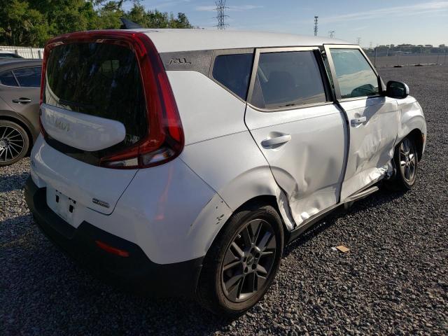 KNDJ33AU1N7817670 - 2022 KIA SOUL EX WHITE photo 3