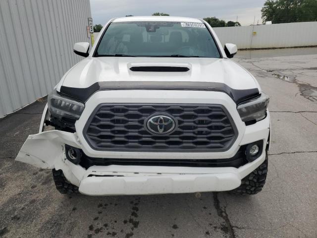 3TMCZ5AN6MM426322 - 2021 TOYOTA TACOMA DOUBLE CAB WHITE photo 5