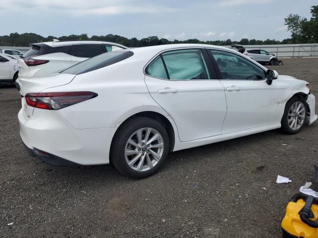4T1C11AK4PU133939 - 2023 TOYOTA CAMRY LE WHITE photo 3