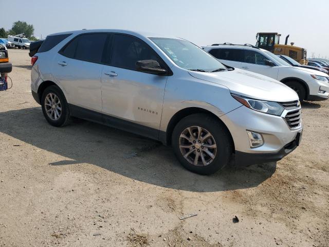 3GNAXHEV3JS508290 - 2018 CHEVROLET EQUINOX LS Srebrny zdjęcie 4