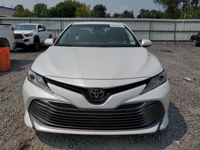 4T1B11HK9JU086528 - 2018 TOYOTA CAMRY L 白色 照片 5