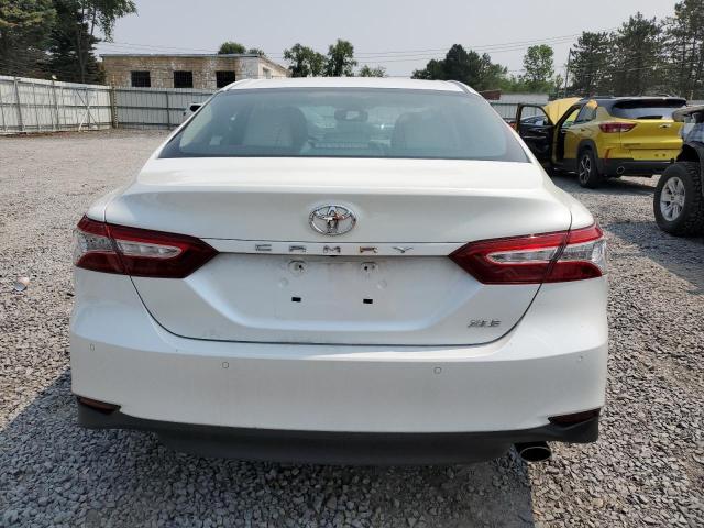 4T1B11HK9JU086528 - 2018 TOYOTA CAMRY L 白色 照片 6