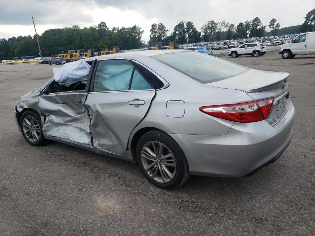 4T1BF1FK9FU029869 - 2015 TOYOTA CAMRY LE 银色 照片 2