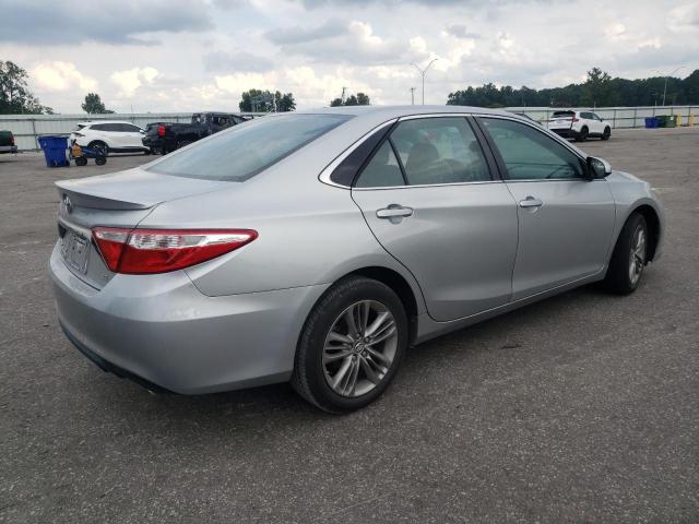 4T1BF1FK9FU029869 - 2015 TOYOTA CAMRY LE 银色 照片 3