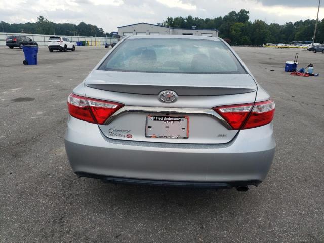 4T1BF1FK9FU029869 - 2015 TOYOTA CAMRY LE 银色 照片 6
