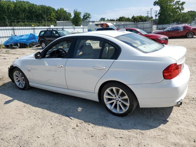 WBAPH7G56BNM55696 - 2011 BMW 328 I WHITE photo 2