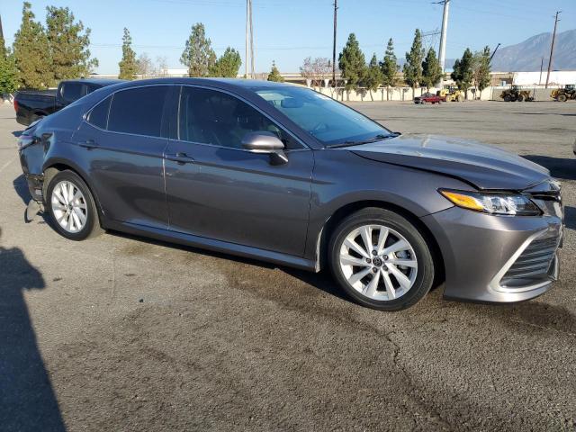 4T1R11AK3MU607742 - 2021 TOYOTA CAMRY LE GRAY photo 4