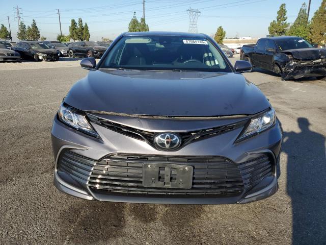 4T1R11AK3MU607742 - 2021 TOYOTA CAMRY LE GRAY photo 5