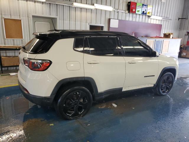 3C4NJDBB4JT432538 - 2018 JEEP COMPASS LATITUDE თეთრი ფოტო 3