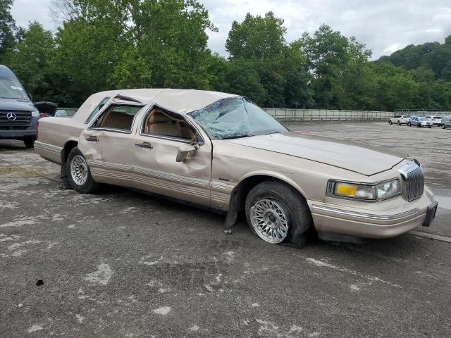 1LNLM81W1VY744116 - 1997 LINCOLN TOWN CAR EXECUTIVE Բեժ լուսանկար 4