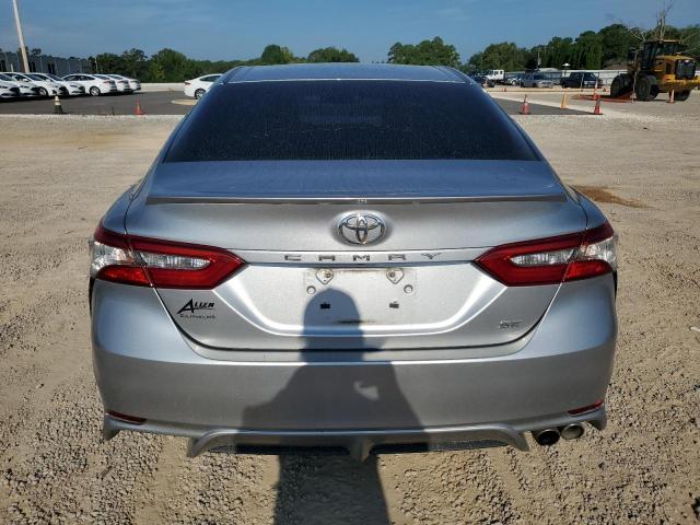 4T1B11HK1JU586084 - 2018 TOYOTA CAMRY L SILVER photo 6