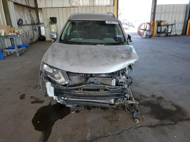 KNMAT2MT7JP596096 - 2018 NISSAN ROGUE S 银色 照片 5