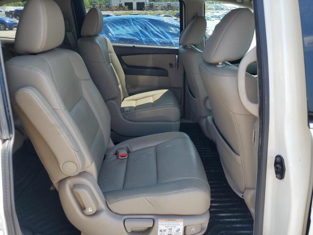 5FNRL5H95GB097156 - 2016 HONDA ODYSSEY TOURING WHITE photo 11