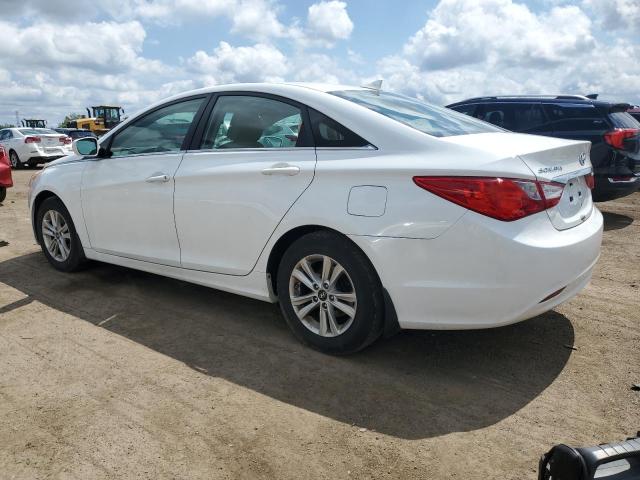 5NPEB4ACXCH455333 - 2012 HYUNDAI SONATA GLS WHITE photo 2