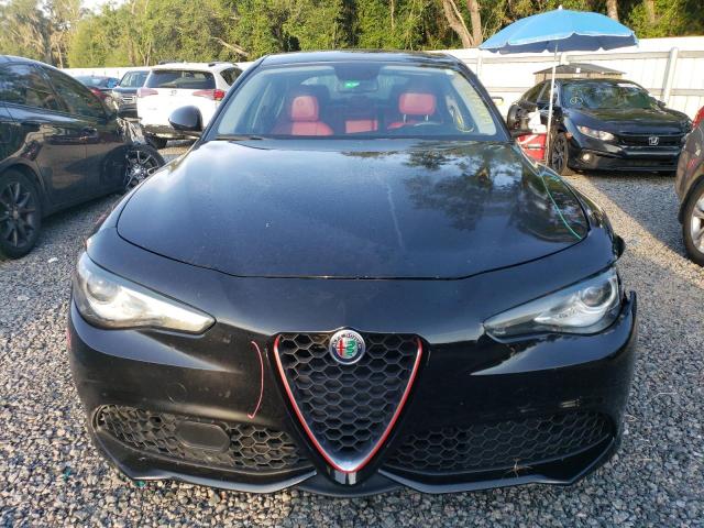 ZARFAEBN4J7564598 - 2018 ALFA ROMEO GIULIA BLACK photo 5