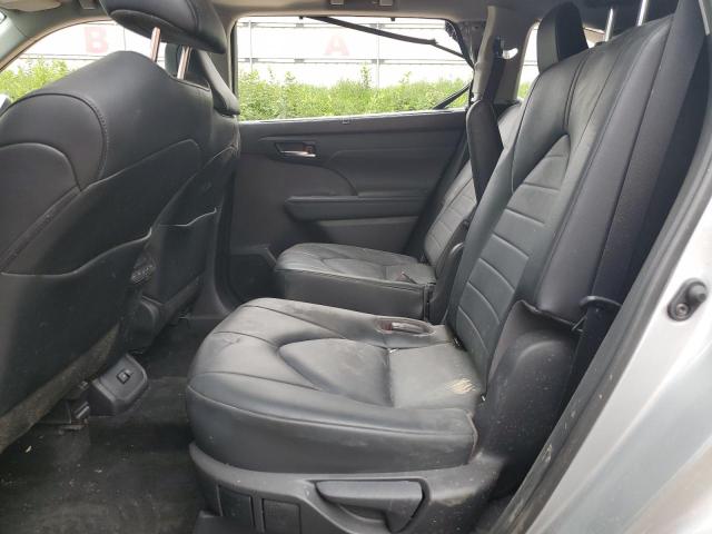 5TDGZRBH8NS559876 - 2022 TOYOTA HIGHLANDER XLE 银色 照片 11