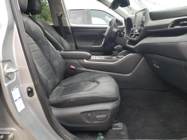 5TDGZRBH8NS559876 - 2022 TOYOTA HIGHLANDER XLE 银色 照片 7