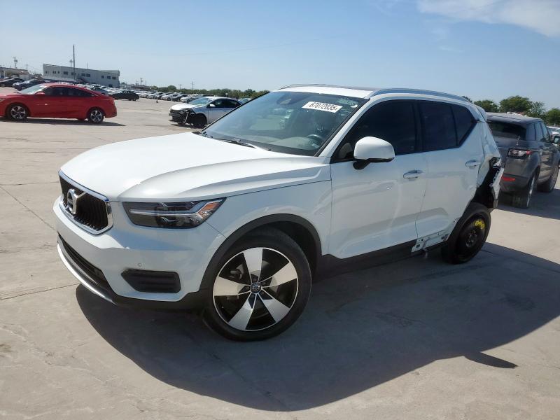 2020 VOLVO XC40 T5 MOMENTUM, null