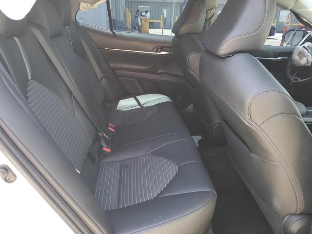 4T1G11AK4MU473492 - 2021 TOYOTA CAMRY SE WHITE photo 10