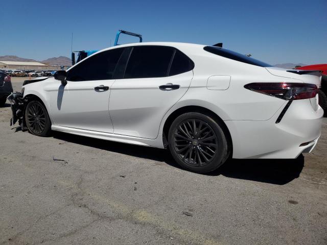 4T1G11AK4MU473492 - 2021 TOYOTA CAMRY SE WHITE photo 2