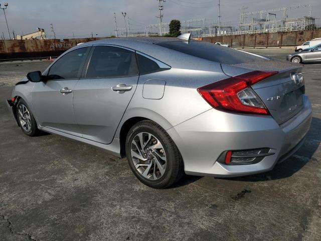 2HGFC2F72JH602379 - 2018 HONDA CIVIC EX SILVER photo 2