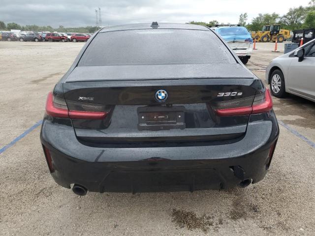 3MW39FS03P8D42106 - 2023 BMW 330XE BLACK photo 6