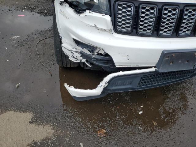 1C4RJFAGXJC229045 - 2018 JEEP GRAND CHER LAREDO WHITE photo 12