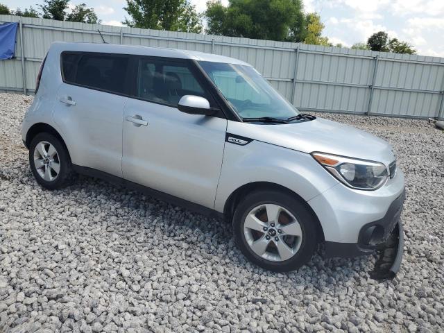 KNDJN2A20J7612130 - 2018 KIA SOUL 银色 照片 4