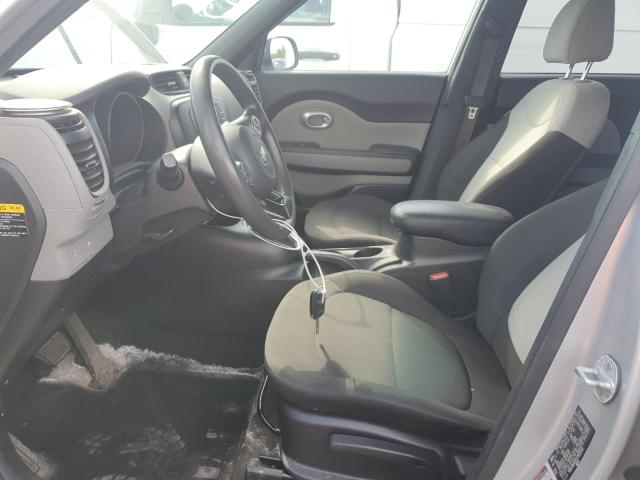 KNDJN2A20J7612130 - 2018 KIA SOUL 银色 照片 7