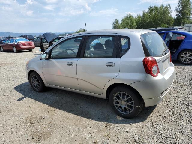 KL1TD66E29B309842 - 2009 CHEVROLET AVEO LS SILVER photo 2