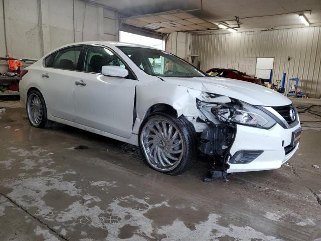 1N4AL3AP6JC262782 - 2018 NISSAN ALTIMA 2.5 WHITE photo 4
