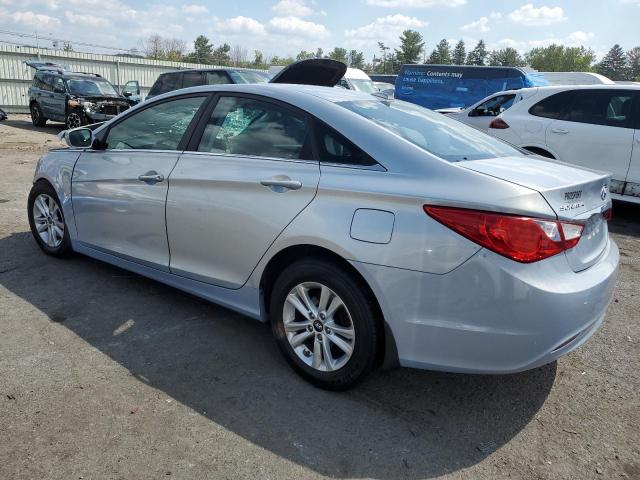 5NPEB4AC7DH751752 - 2013 HYUNDAI SONATA GLS BLUE photo 2