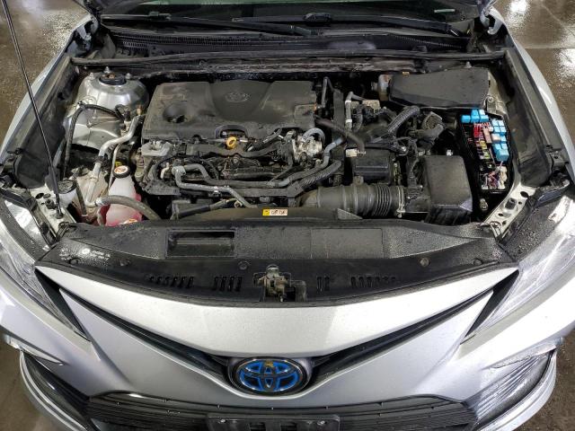 4T1F31AK8PU608032 - 2023 TOYOTA CAMRY XLE Plata foto 11