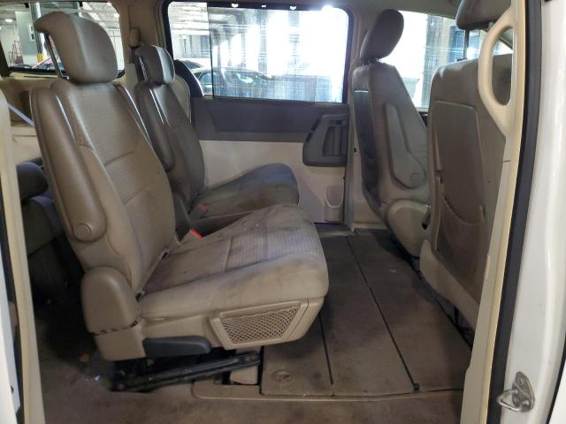 2A4RR5D12AR136354 - 2010 CHRYSLER TOWN & COU TOURING WHITE photo 11