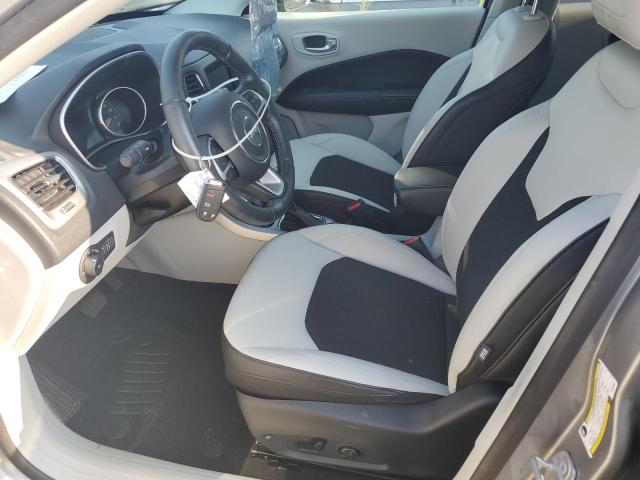 3C4NJDBB5JT256650 - 2018 JEEP COMPASS LATITUDE Argent photo 7