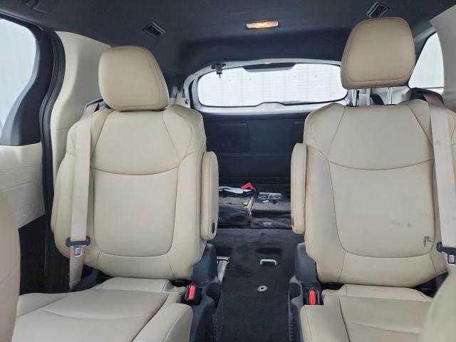 5TDYRKEC1NS132602 - 2022 TOYOTA SIENNA XLE WHITE photo 10