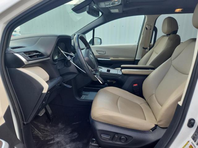 5TDYRKEC1NS132602 - 2022 TOYOTA SIENNA XLE WHITE photo 7