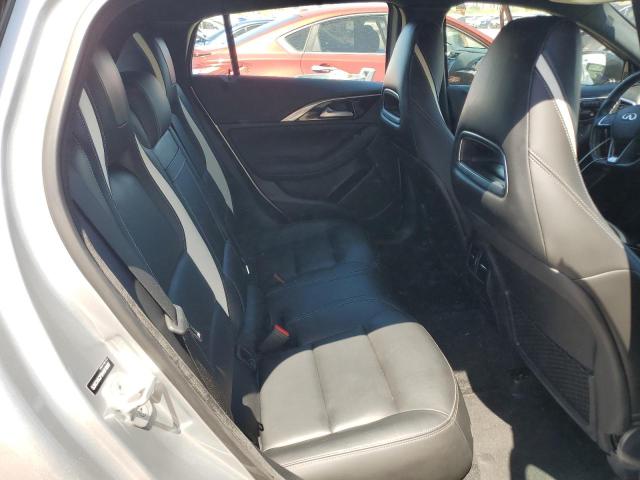 SJKCH5CP5HA019397 - 2017 INFINITI QX30 BASE SILVER photo 10