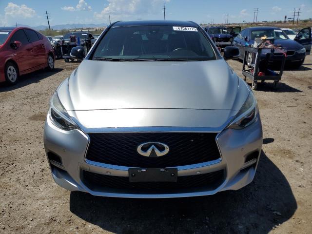 SJKCH5CP5HA019397 - 2017 INFINITI QX30 BASE SILVER photo 5