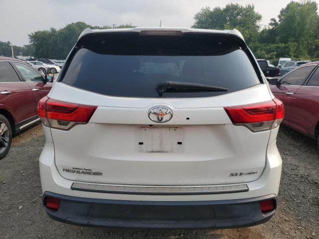 5TDJZRFHXKS590073 - 2019 TOYOTA HIGHLANDER SE 白色 照片 6